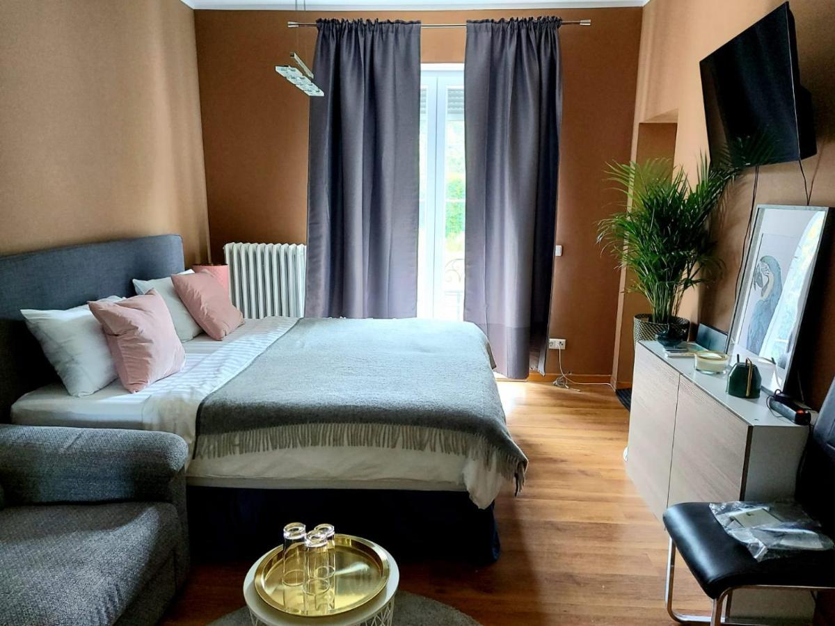 A25 Guest house *